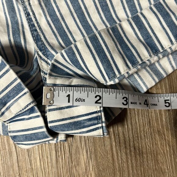 AMERICAN EAGLE Striped Mom Shorts - Picture 8 of 9